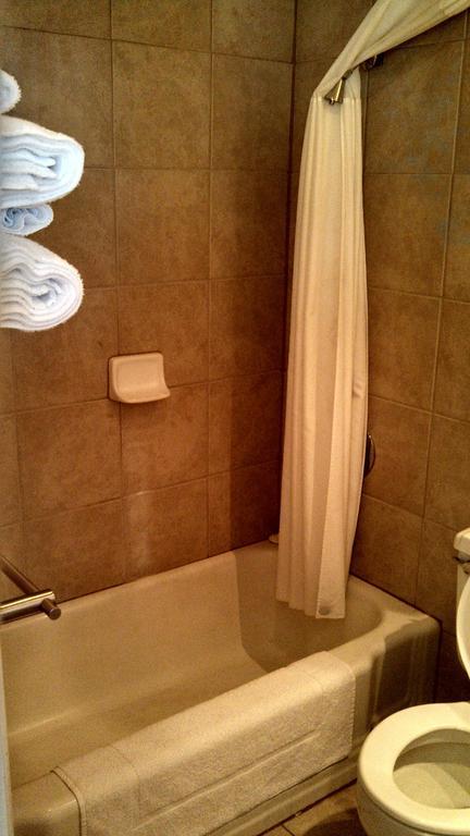 Trails End Motel Sheridan Room photo