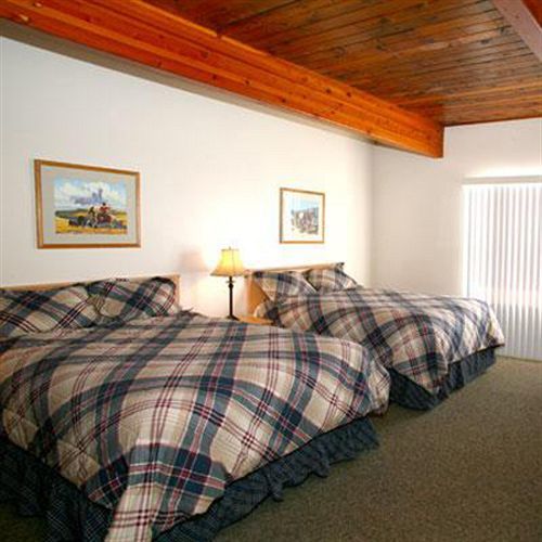 Trails End Motel Sheridan Room photo